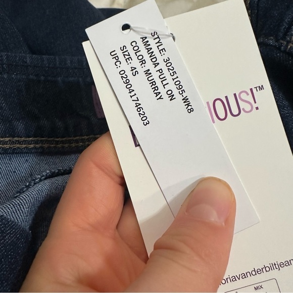 Gloria Vanderbilt
Women's Amanda High-Rise Straight Pull-On Jeans Murray Wash - Picture 5 of 6